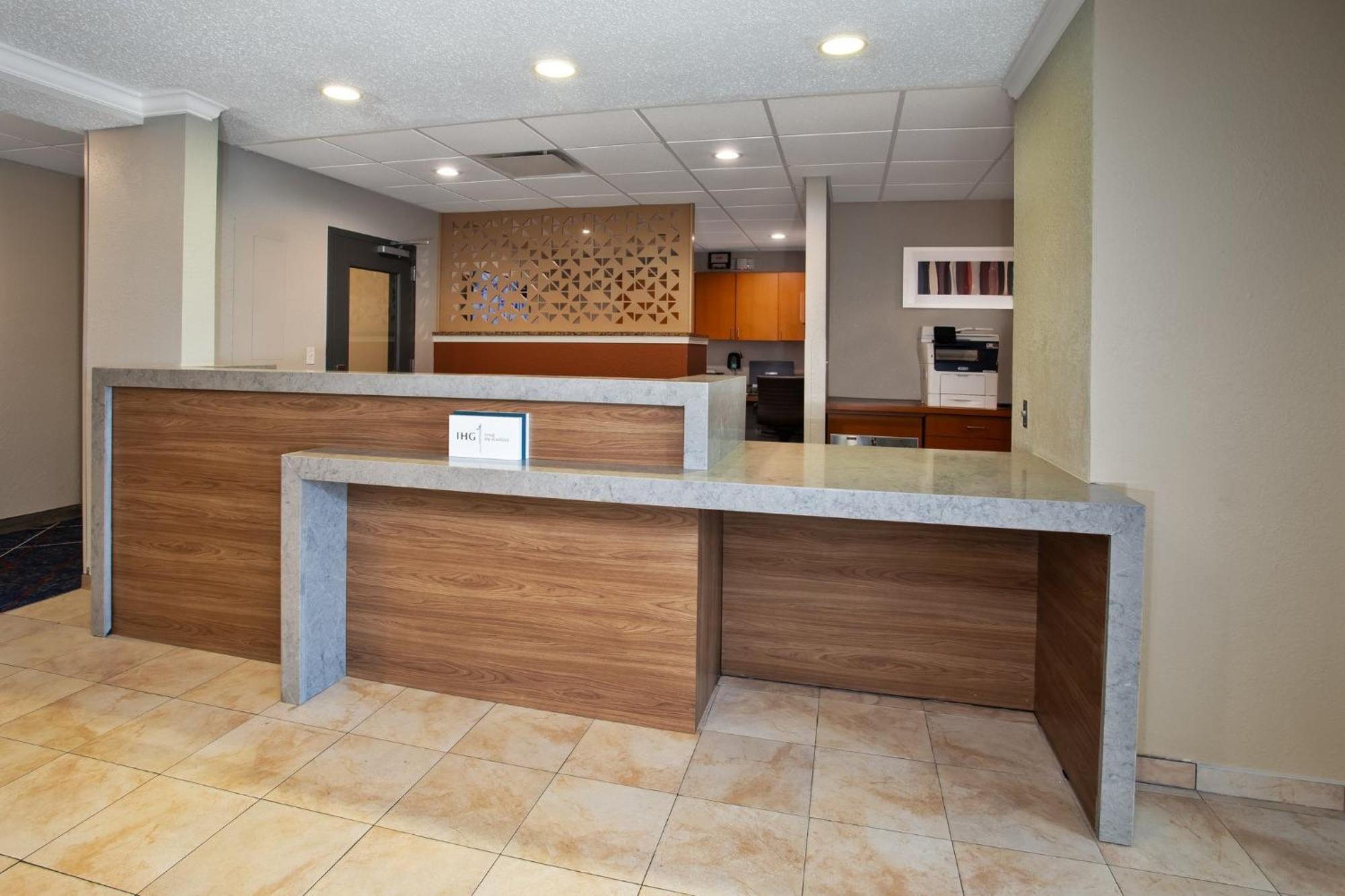Candlewood Suites Kenosha By Ihg Pleasant Prairie Εξωτερικό φωτογραφία